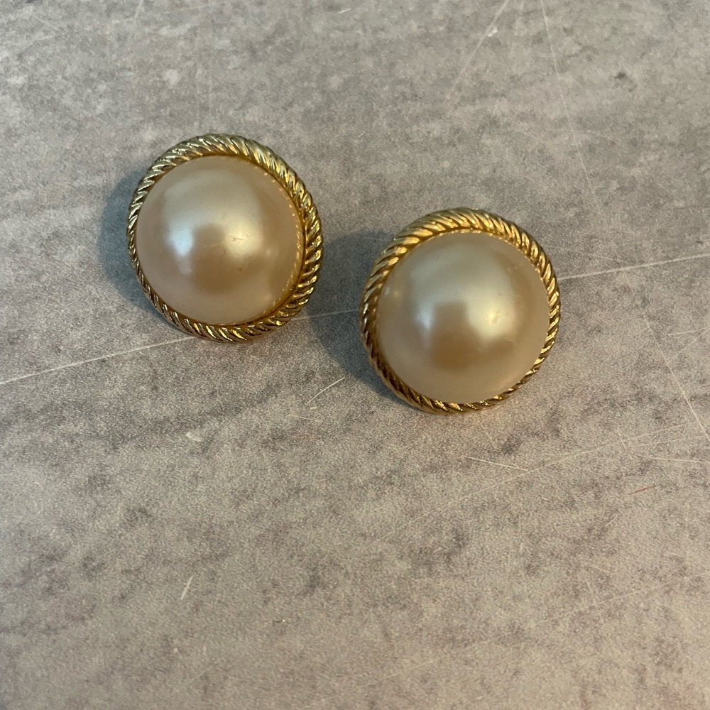 Gorgeous Vintage Style Faux White Pearl Post Cabochon Goldtone Pierced Earrings